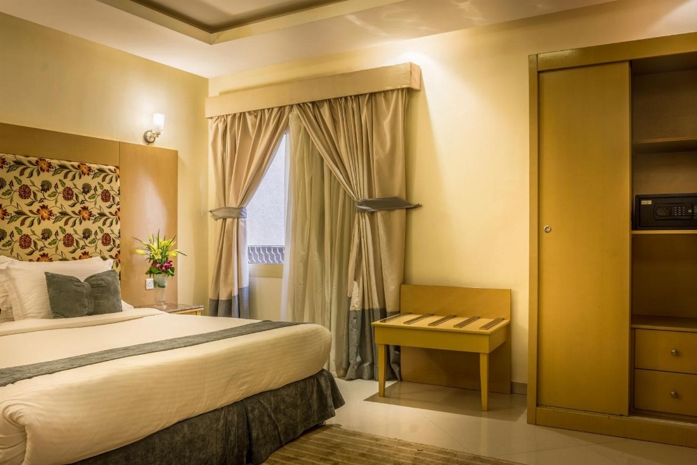 Al Muhaidb Al Takhasosi Suites